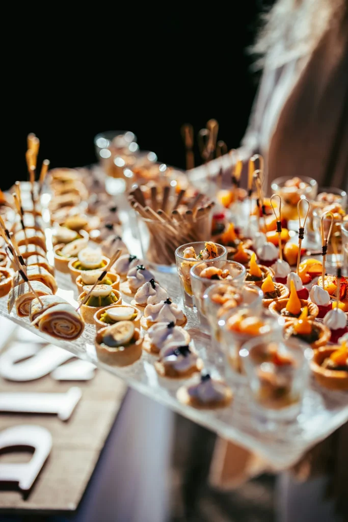 Fingerfood im Glas für den Empfang beim Business Catering